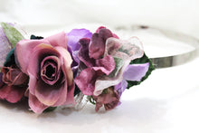 Cinturón de flores tonos grantes y lilas